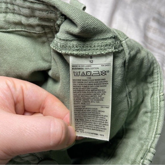 Gap women’s olive green utility pockets summer high waisted shorts in size US 8 - Picture 9 of 9